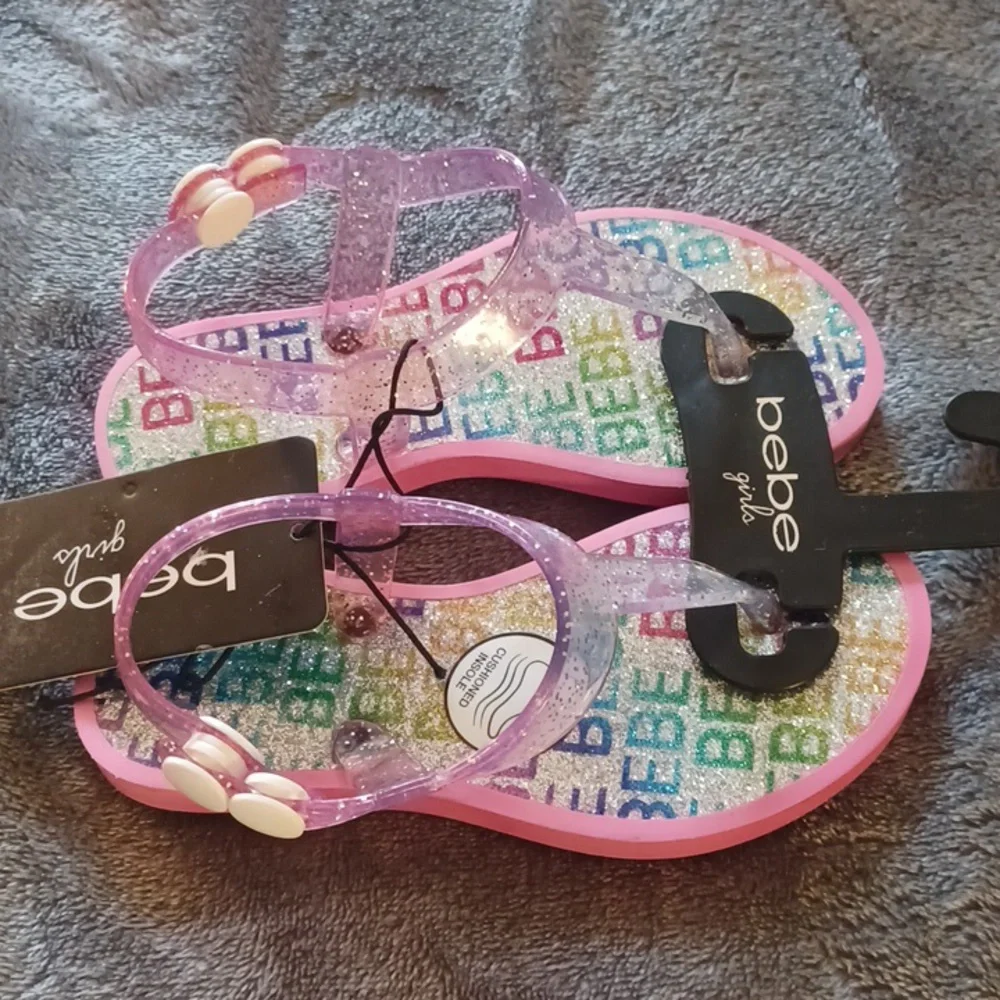 NWT BEBE GIRLS SANDELS SIZE 7/8